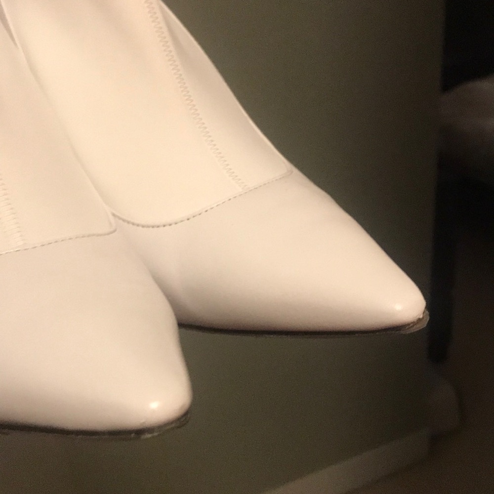 I want choo sock Jimmy Choo Brandon white heels - Picture 5 of 10